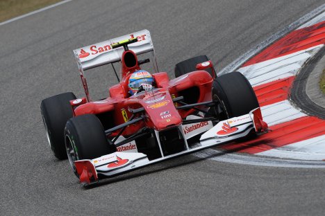 Fernando Alonso hængte lidt i formiddagens træning